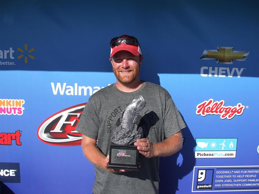 Image for Spinks grabs first title on Lake of the Ozarks