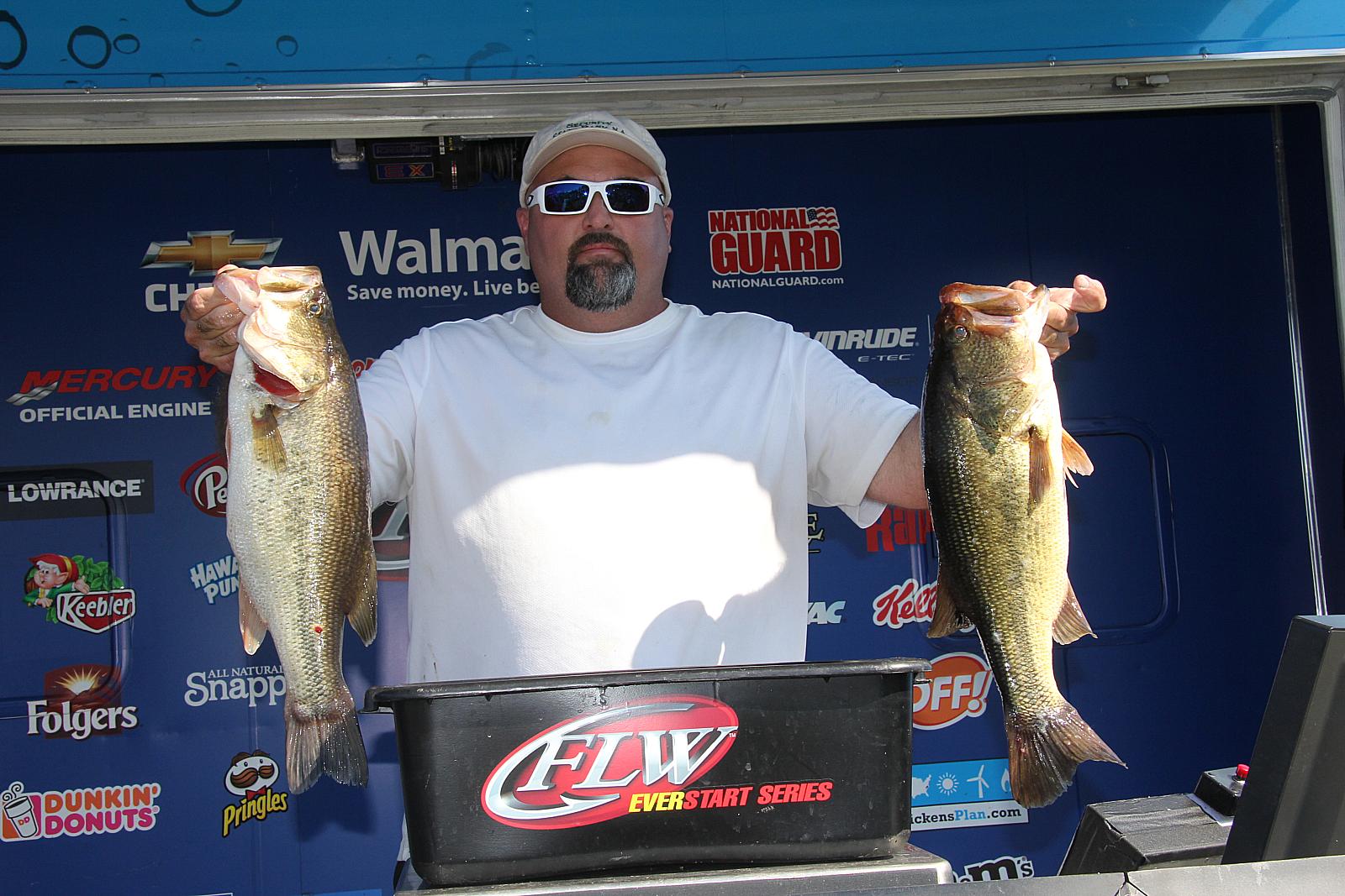Ferguson takes early lead on Lake of the Pines - Major League Fishing