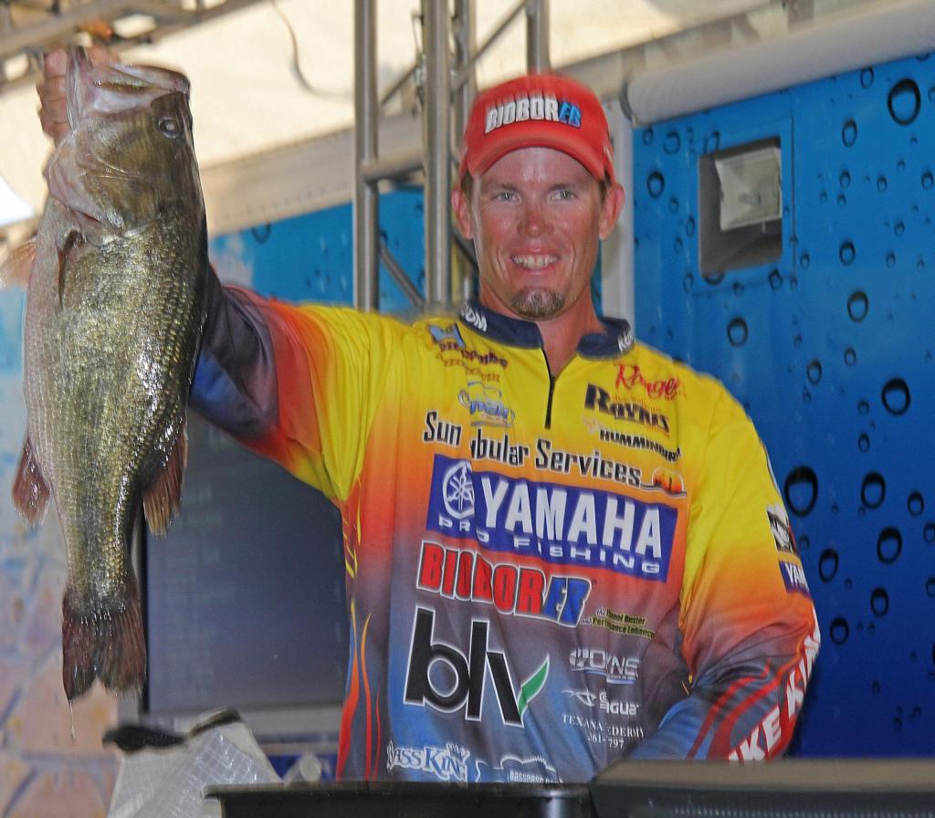Image for Combs takes lead at Walmart FLW Tour on Sam Rayburn Reservoir presented By Mercury
