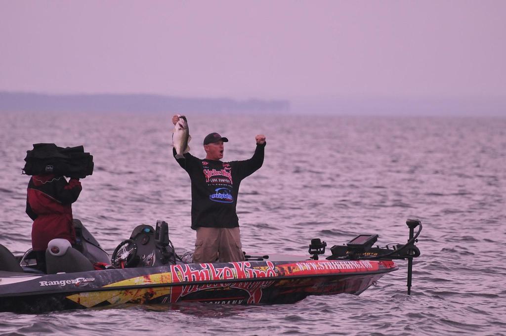 Image for Marks wins final 2012 Walmart FLW Tour Open on Sam Rayburn Reservoir presented by Mercury