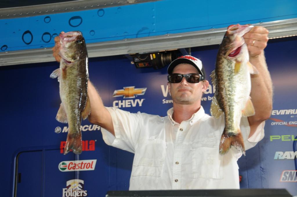 Image for Todd retains lead at Okeechobee