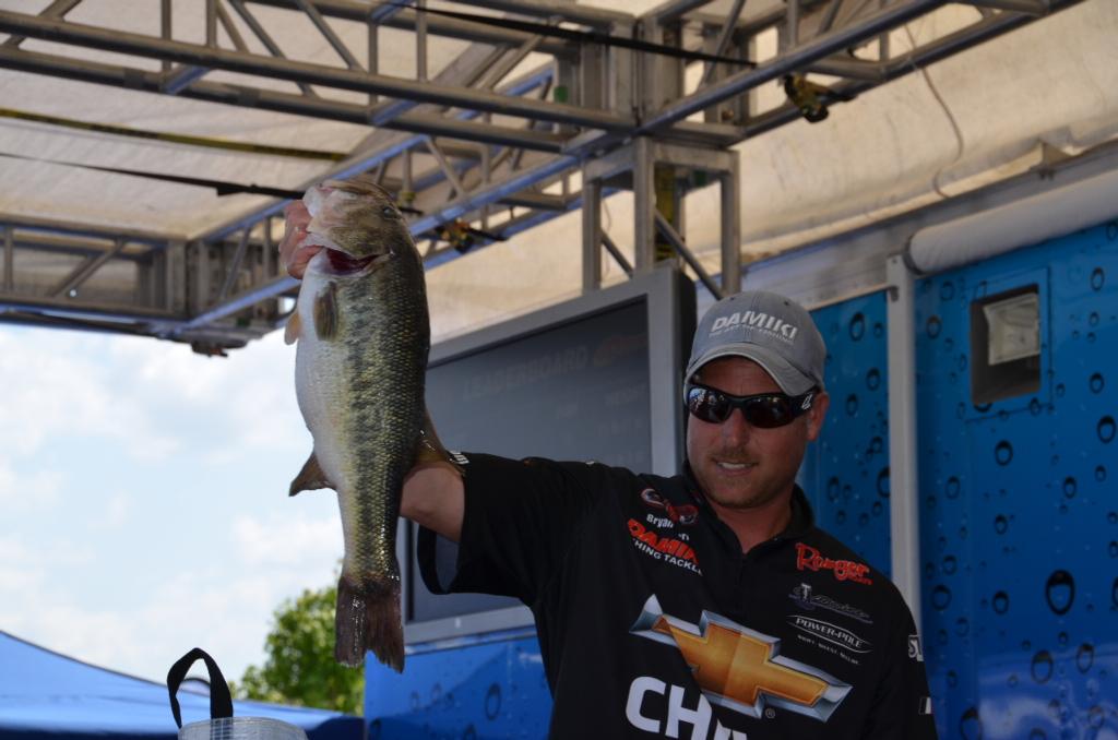 Image for Thrift takes lead at Walmart FLW Tour at Lake Eufaula presented by Straight Talk Wireless