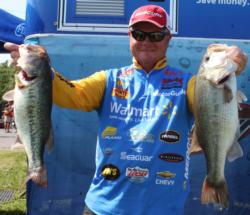 Mark Rose moved into the No. 5 spot with 38 pounds, 9 ounces over two days.