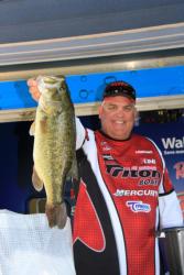 This 5-pound, 6-ounce largemouth earned co-angler Andy Dick the Big Bass award.