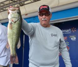 Co-angler Jerry Reagan of Byrdstown, Tenn., takes a slim lead heading to the final day with a two-day total weight of 30 pounds, 1 ounce. 