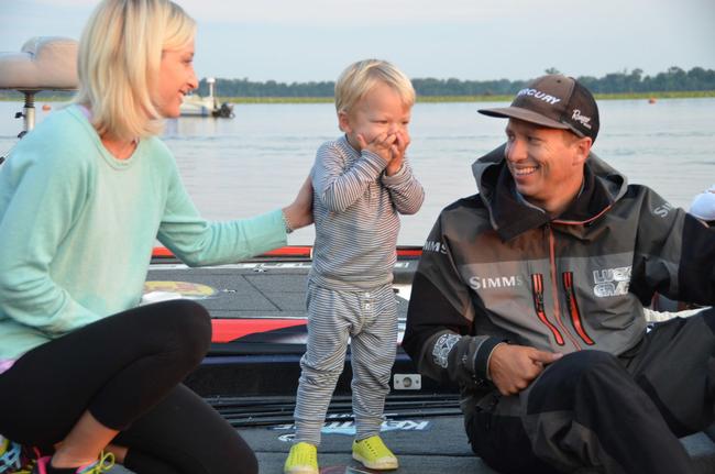 Keystone Light pro Brent Ehrler shares a quick moment with his wife and 2-year-old son Oliver shortly before takeoff.