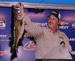 Kent Ware of Wadmalaw Island, S.C., moved to second place on the strength of his 19-pound catch for a two-day total of 34 pounds, 11 ounces.