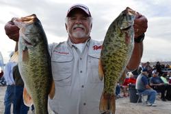 Pro Ed Arledge of Valley Center, Calif., used a total, two-day catch of 36 pounds to move up to third place overall. 