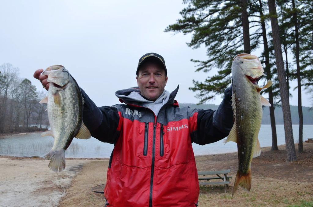 Slow-Rolling Spinnerbaits in Cold Water - Major League Fishing