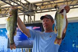 Steve Kennedy cracked 21-12 on day two to move into second place.