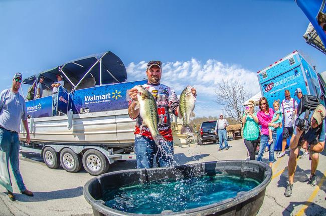 Spencer Shuffield takes over the lead after day two at Beaver Lake on the Walmart FLW Tour. 