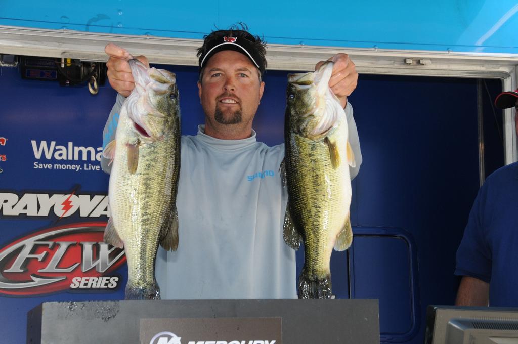 Image for Nelson nabs lead at Guntersville