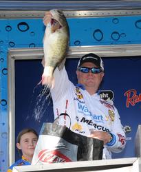 Mark Rose of West Memphis, Ark., finished runner-up with a three-day total of 76 pounds, 9 ounces.