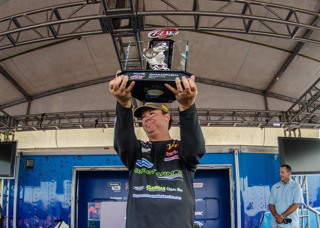 Rookie pro Skip Johnson ends the season with a bang by clinching the title on Kentucky Lake.