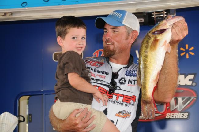 Clark Reehm of Huntington, Texas, is in ninth after day one with 14-13.