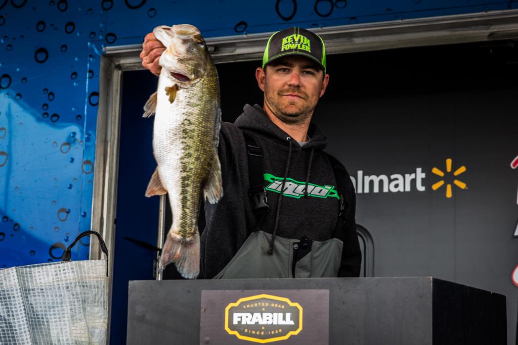 Brauer Sets the Pace - Major League Fishing
