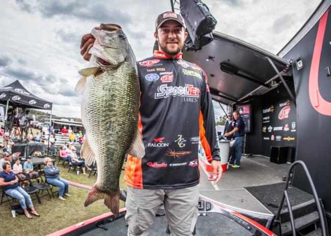 Pro Zack Birge starting stop number two of the FLW Tour on Lewis Smigh Lake the way he ended stop one on Toho - in the top-10. He weighs 18-15 and should start day two with a boatload of confidence.