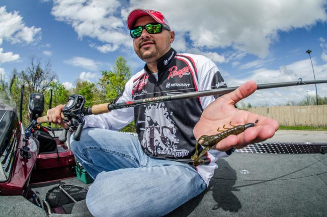 A 3/8-ounce Scottsboro Tackle Company tungsten weight and a Yum Christie Craw was all Jonathan Henry needed to pluck bass off their beds.