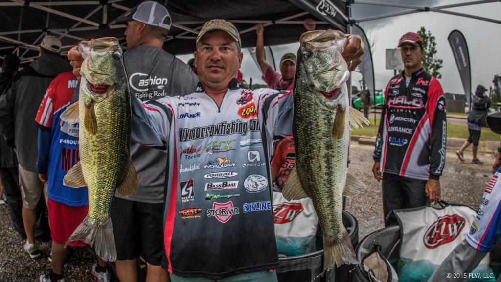 Image for Morrow Takes Lead At Walmart FLW Tour On Lake Eufaula Presented By Quaker State