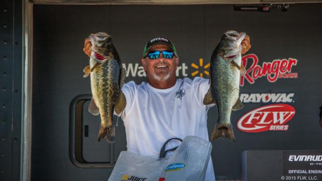 Greg Jeter leads the co-angler division with 34-6. 