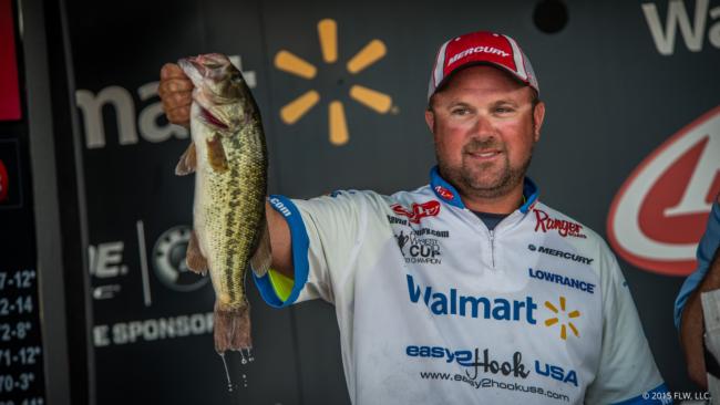 Walmart pro David Dudley brought his second 23+ limit of the week in and finished third with 85-9. 