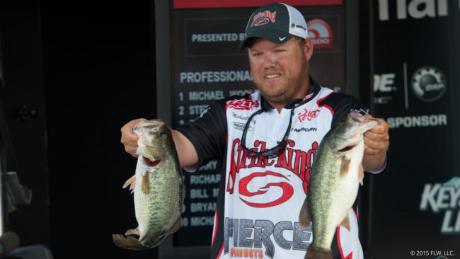 Michael Wooley weighed 19-6 on the final day for a 92-4 total and the win. 