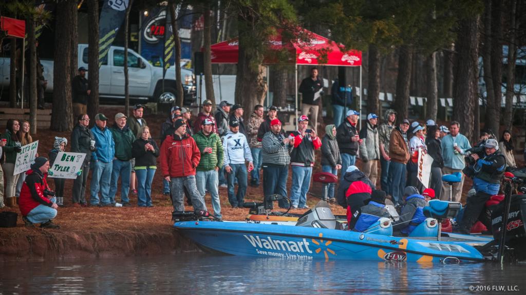 The Spawn Should be on at Keowee - Major League Fishing
