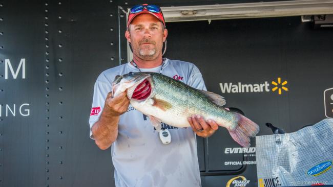 Pat Fisher slugged 25-7 and is fifth among the pros. 