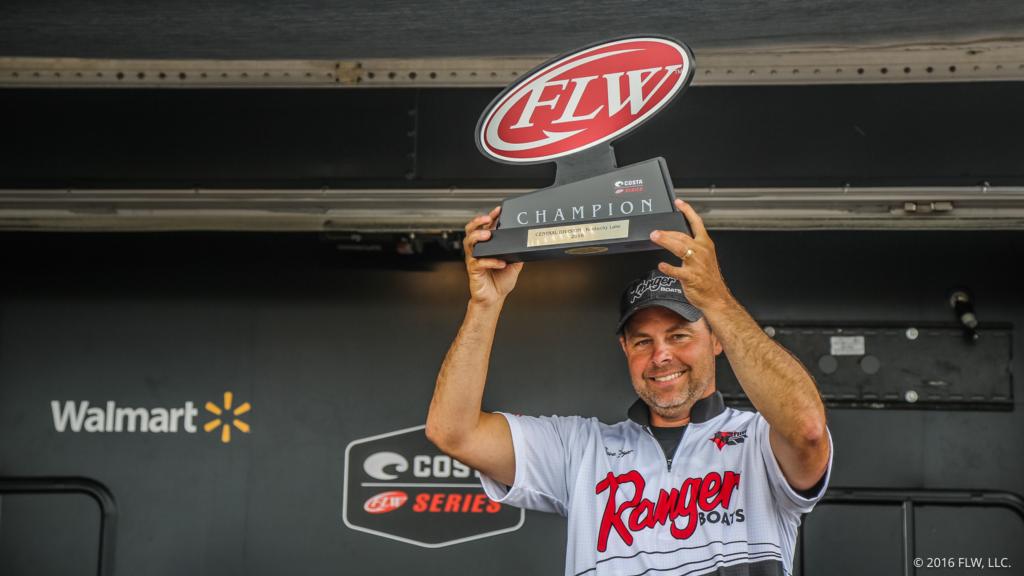 Image for Ohio’s Floyd Wins Costa FLW Series Tourney on Kentucky Lake presented by Lowrance