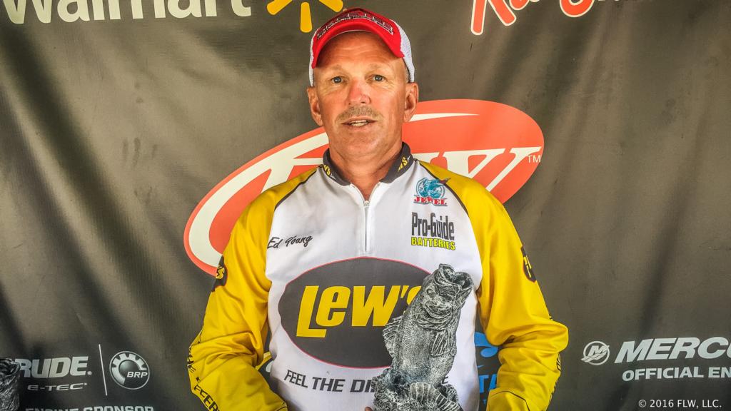 Image for Arkansas’ Young Wins FLW Bass Fishing League Ozark Division Finale on Lake of the Ozarks Presented By Minn Kota
