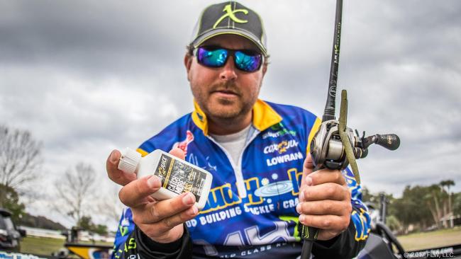 John Cox very nearly won the whole thing sight-fishing. To catch bedding bass, he mixed in a Zoom Super Fluke, but primarily relied on Cox Juice (a fish-attactant) and a 5-inch Yamamoto Senko that he rigged weightless or wacky. 