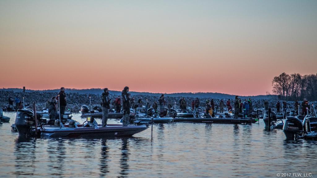 Image for College Open Kicks Off on Kentucky Lake