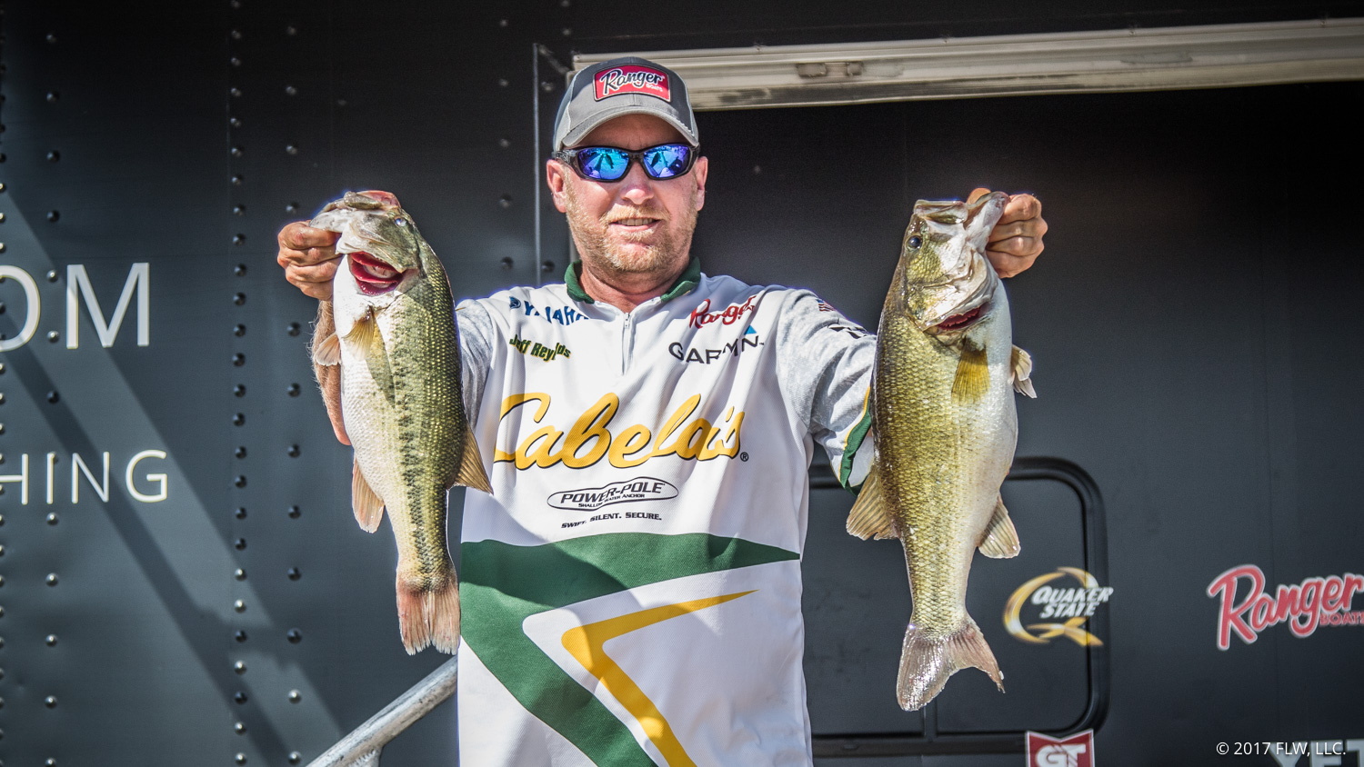 Reynolds Moves From 10th to 1st - Major League Fishing