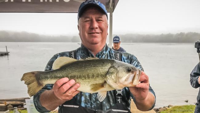 Clifford McCarty's winning bass weighed an even 5 pounds.
