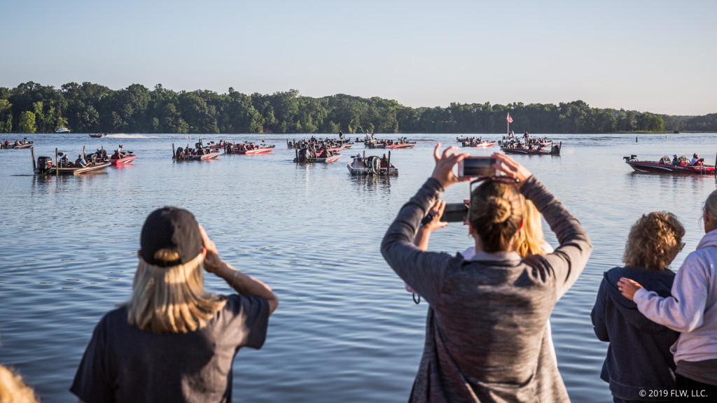 Image for FLW Closes Out Season at Lake Hartwell with Weekend of FLW Youth Bass-Fishing Tournaments