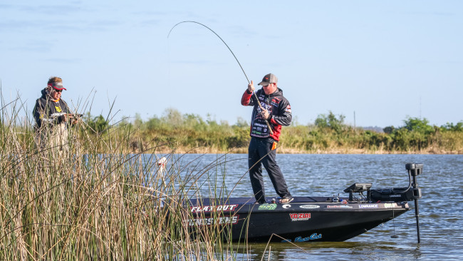 Our friend Chris Hunter from Bass Pro Shops in Miami, FL explaining how he  uses his #RodRunner when fishing! Check out some of the many features  and