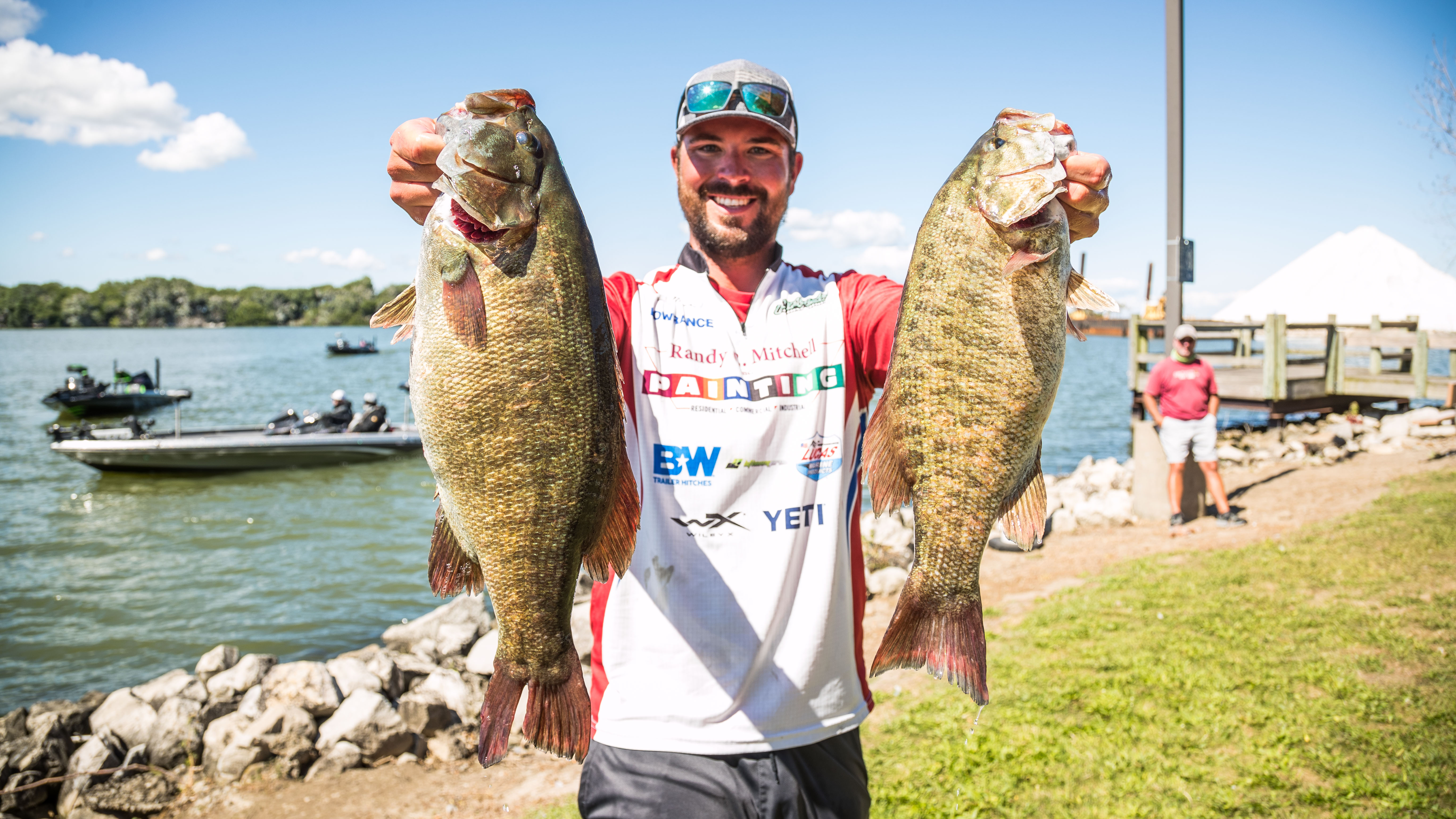 Mitchell Swings into the Lead on Erie - Major League Fishing