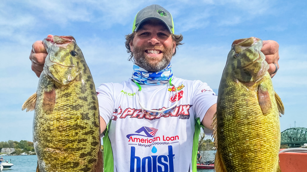 Burton Wins on the Detroit River - Major League Fishing